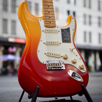 Fender Player Plus Stratocaster in Tequila Sunrise